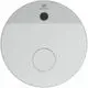 Runde Sensor-Brausearmatur in Chrom-Optik mit geringer Bauhöhe und einfacher Bedienung, ausgestattet mit dem Logo von Ideal Standard.